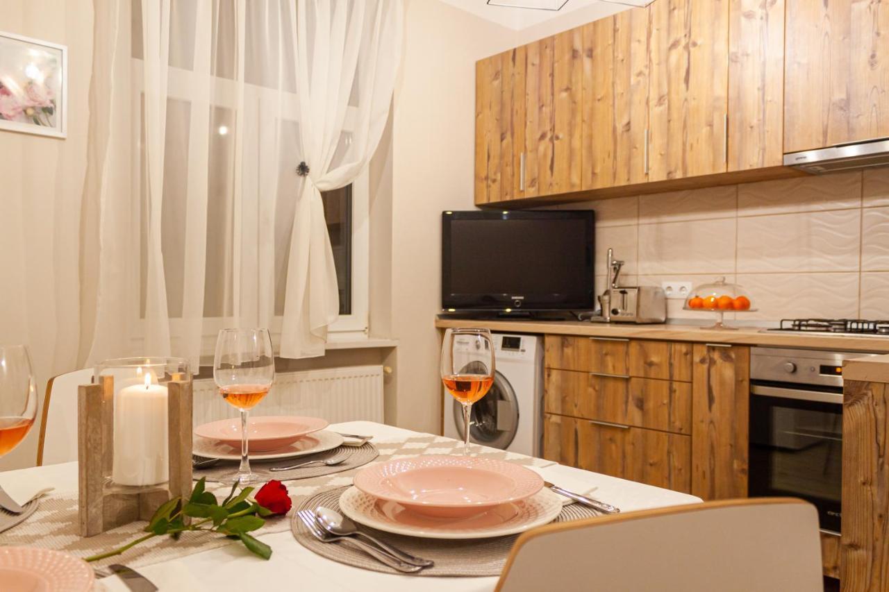 בראשוב Cozy Family Apartments מראה חיצוני תמונה