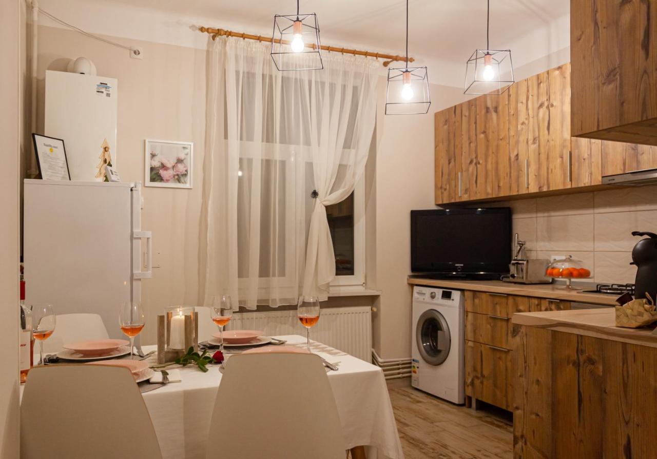 בראשוב Cozy Family Apartments מראה חיצוני תמונה